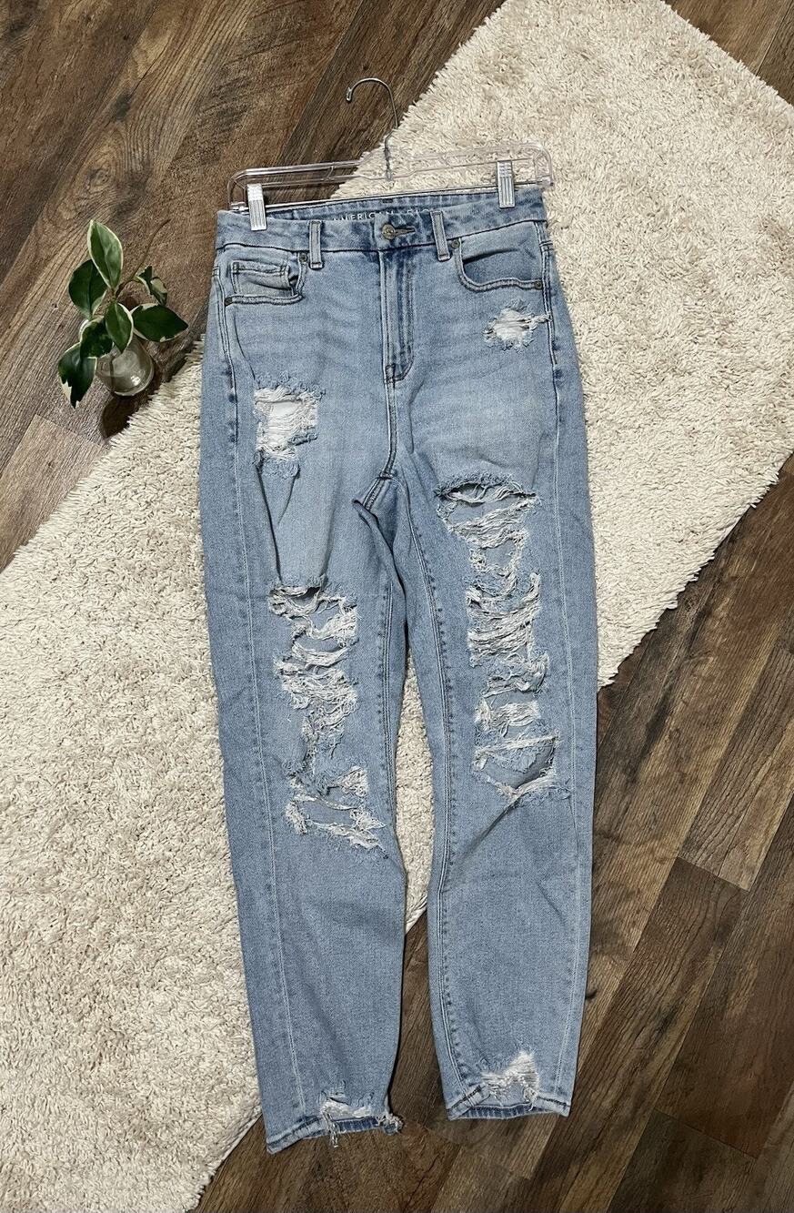 American Eagle Size 4 Regular Light Wash Distressed High-Rise Curvy Mom Jeans